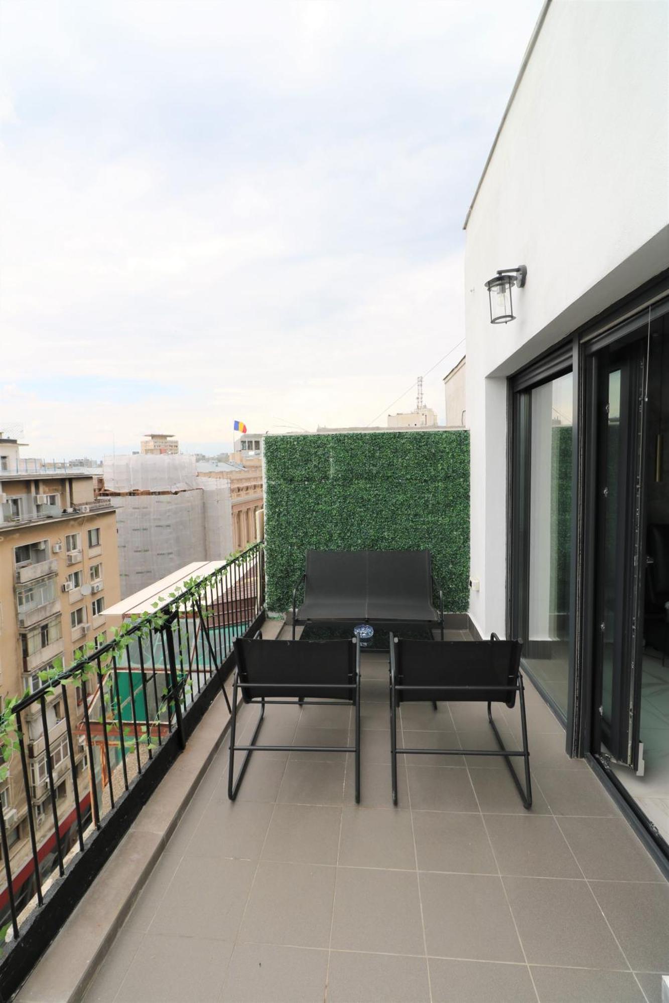 Deluxe Skyline Retreat Studio - Old Town Бухарест Экстерьер фото
