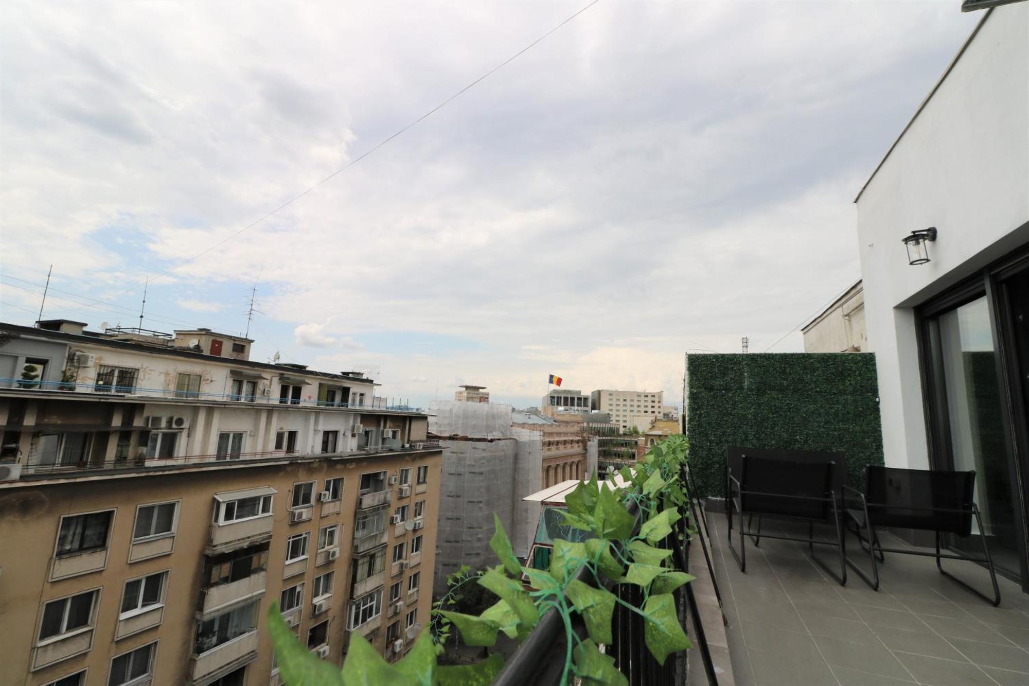 Deluxe Skyline Retreat Studio - Old Town Бухарест Экстерьер фото